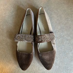 SUNDANCE Bettye Muller Taupe Shoes. Size 8.5.